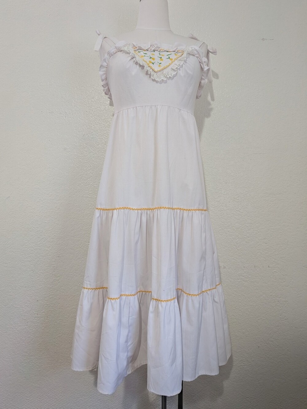Vintage 70's Paper Moon White Prairie Tiered Sundress with Yellow Trim Size 7